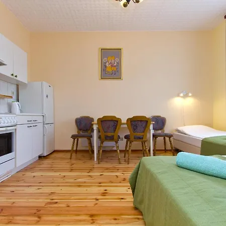 Linne - Pok 2, 3 I 4-os, Z Aneksami, Wifi, Plaza 7min, Centrum - 300m 3*