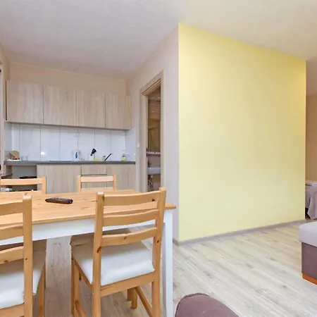 Alojamento de Acomodação e Pequeno-almoço Linne - Pok 2, 3 I 4-os, Z Aneksami, Wifi, Plaza 7min, Centrum - 300m