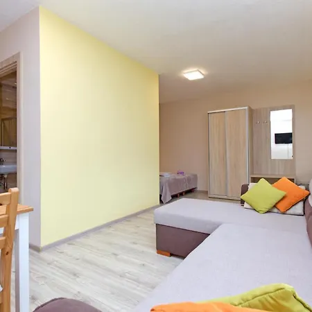 Linne - Pok 2, 3 I 4-os, Z Aneksami, Wifi, Plaza 7min, Centrum - 300m Alojamento de Acomodação e Pequeno-almoço
