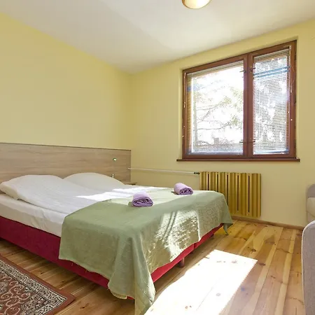 Alojamento de Acomodação e Pequeno-almoço Linne - Pok 2, 3 I 4-os, Z Aneksami, Wifi, Plaza 7min, Centrum - 300m 3*