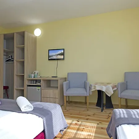 Linne - Pok 2, 3 I 4-os, Z Aneksami, Wifi, Plaza 7min, Centrum - 300m Alojamento de Acomodação e Pequeno-almoço Jastrzębia Góra