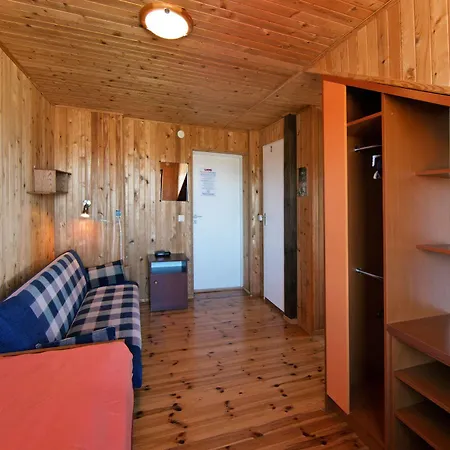 ベッド・アンド・ブレックファスト Linne 3*